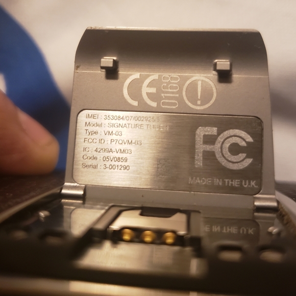 VERTU SIGNATURE TOUCH GRAPE LIZARD/TITANIUM - Picture 7 of 16